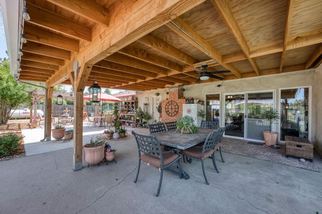 9198 N Fowler Avenue, Clovis, CA 93619