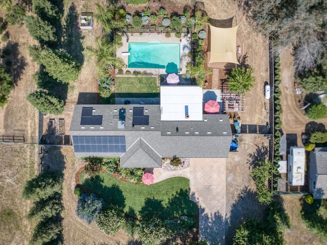9198 N Fowler Avenue, Clovis, CA 93619