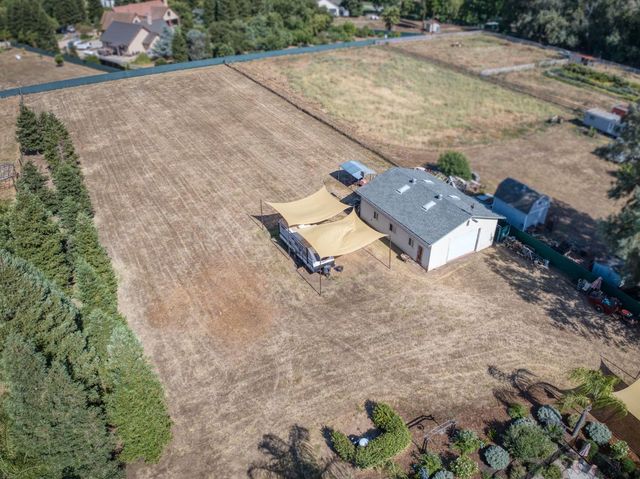 9198 N Fowler Avenue, Clovis, CA 93619
