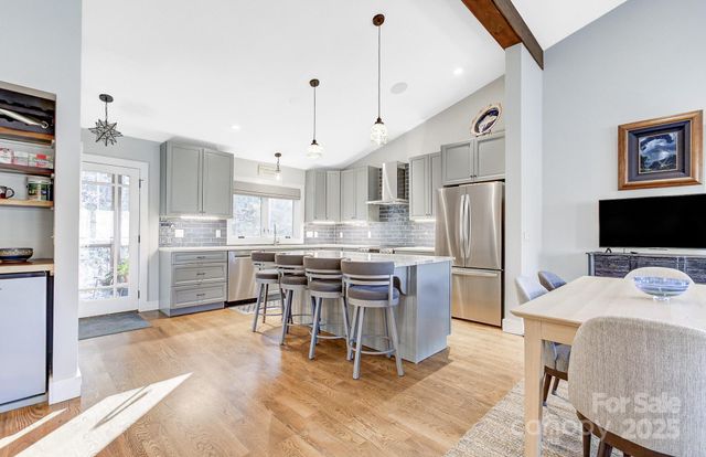 40 River Run, Asheville, NC 28804