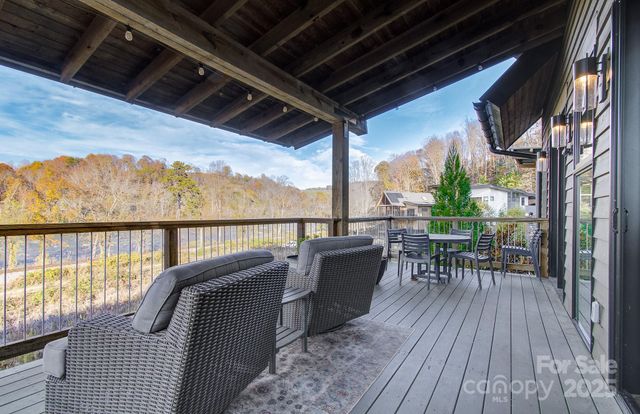 40 River Run, Asheville, NC 28804