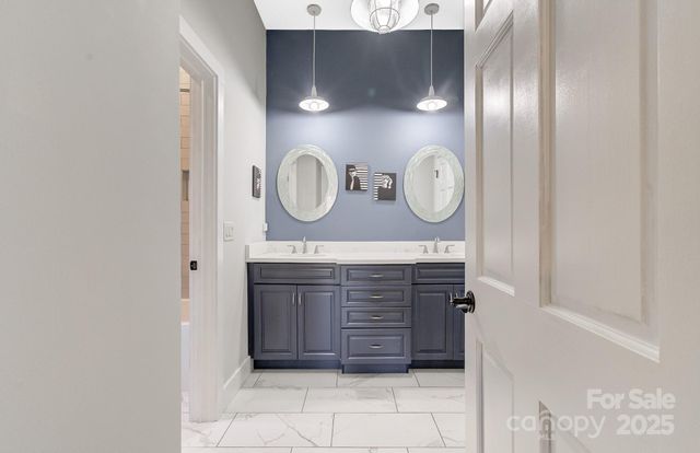 40 River Run, Asheville, NC 28804