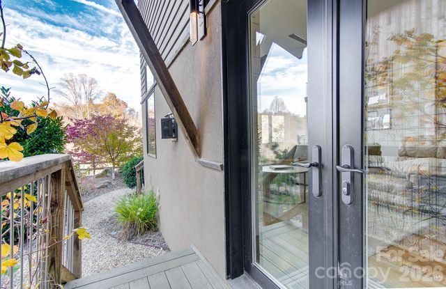 40 River Run, Asheville, NC 28804