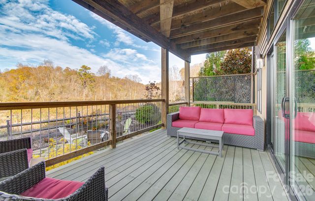 40 River Run, Asheville, NC 28804