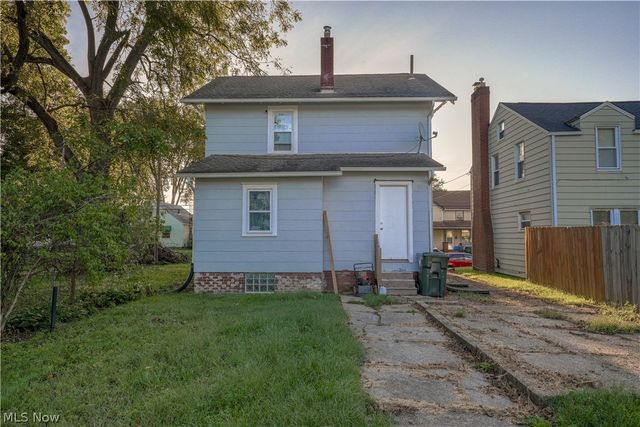 1215 Bellflower Avenue SW, Canton, OH 44710