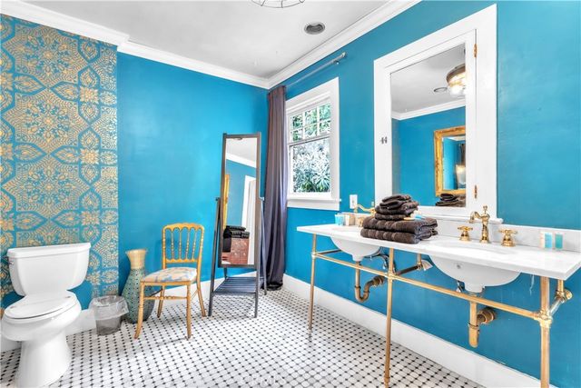 2275 Vasanta, Los Angeles, CA 90068