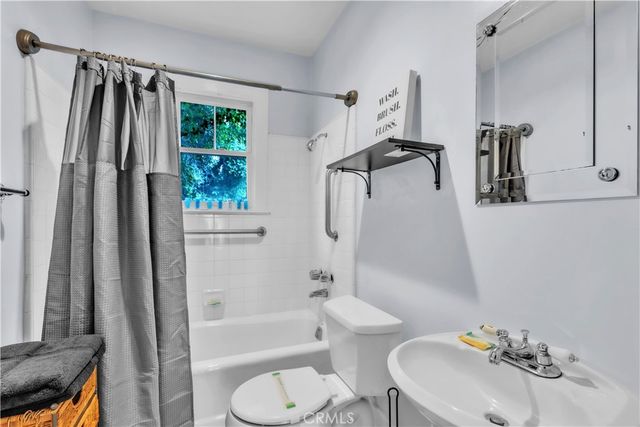 2275 Vasanta, Los Angeles, CA 90068