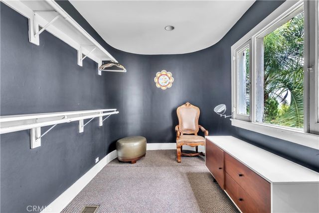 2275 Vasanta, Los Angeles, CA 90068