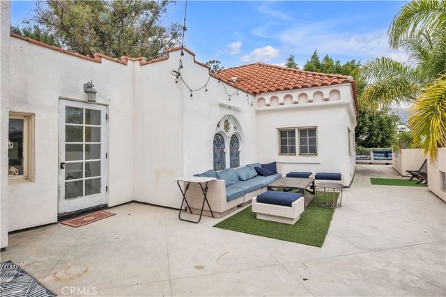 2275 Vasanta, Los Angeles, CA 90068