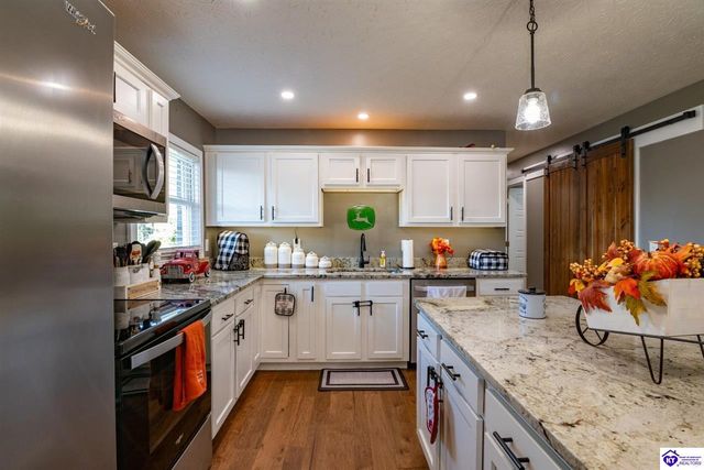 621 College Street Road, Elizabethtown, KY 42701