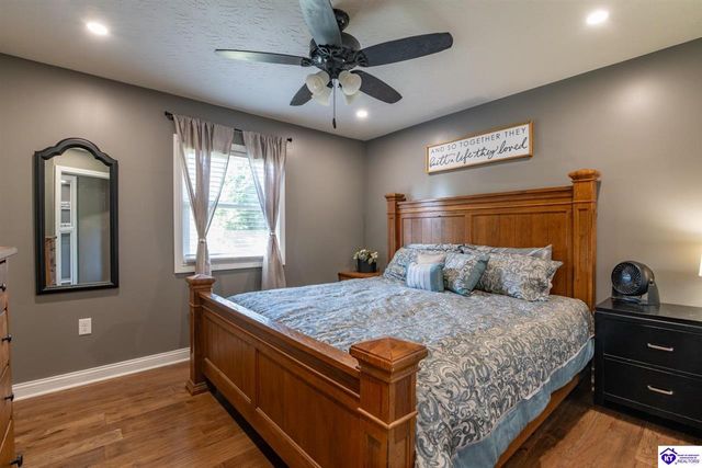 621 College Street Road, Elizabethtown, KY 42701