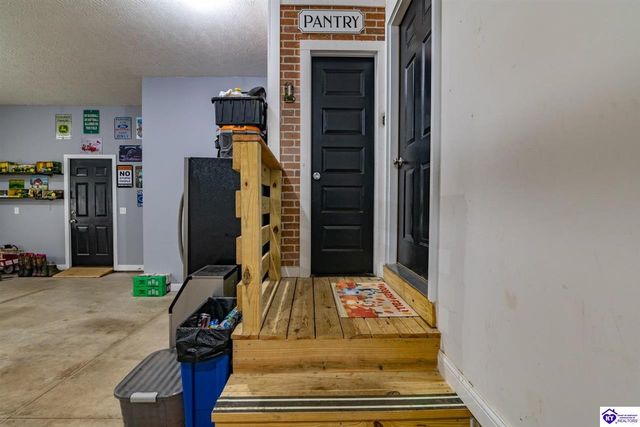 621 College Street Road, Elizabethtown, KY 42701