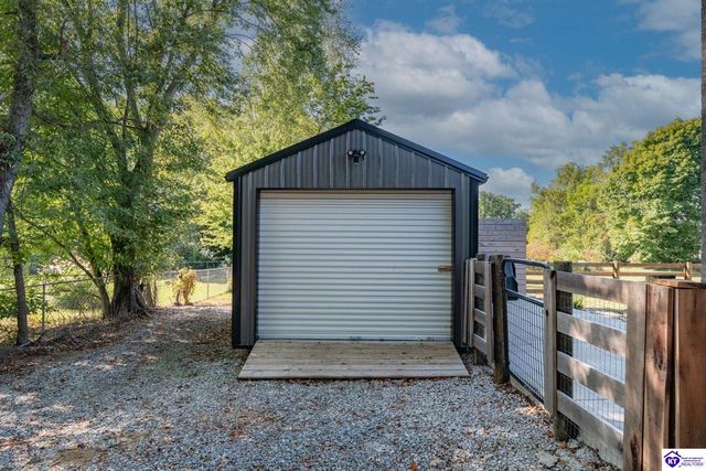 621 College Street Road, Elizabethtown, KY 42701