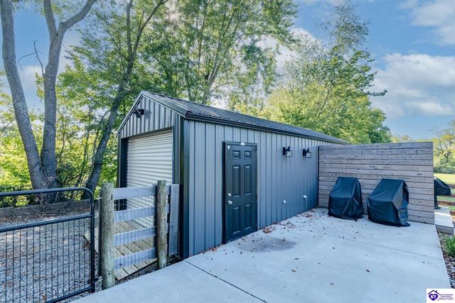 621 College Street Road, Elizabethtown, KY 42701