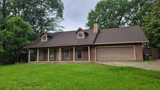 411 Whispering Pines Dr., Hattiesburg, MS 39402