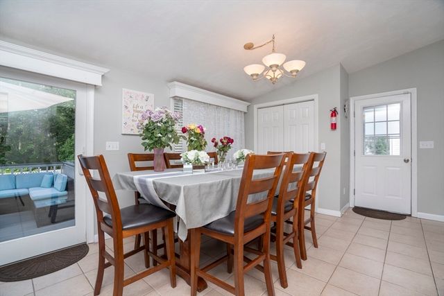 3 Winnegance Ave, Peabody, MA 01960