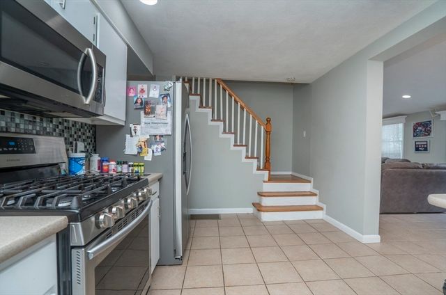 3 Winnegance Ave, Peabody, MA 01960
