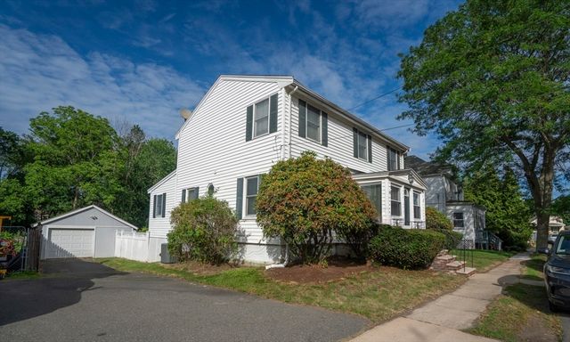 3 Winnegance Ave, Peabody, MA 01960