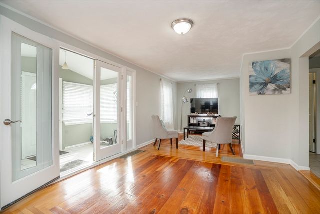 3 Winnegance Ave, Peabody, MA 01960