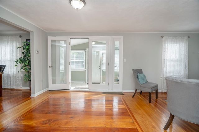 3 Winnegance Ave, Peabody, MA 01960