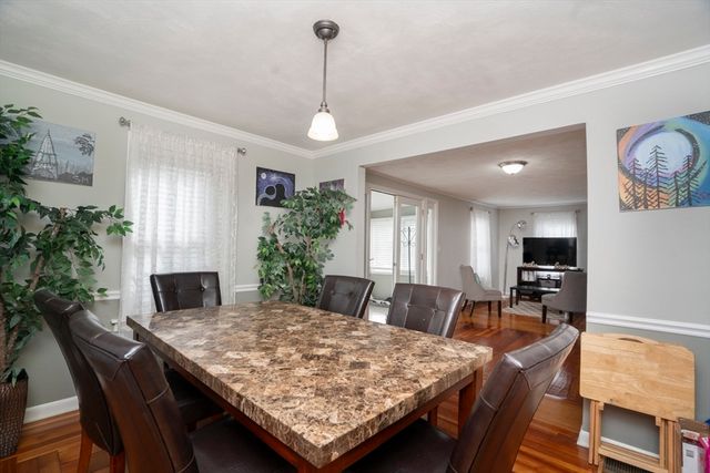 3 Winnegance Ave, Peabody, MA 01960