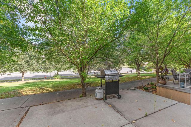 7413 Zane Avenue N, Brooklyn Park, MN 55443