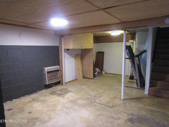 2718 Mayfield Drive, Talbott, TN 37877