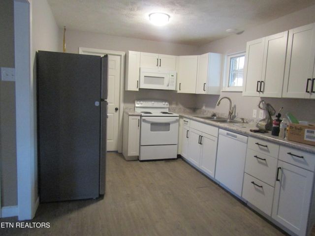 2718 Mayfield Drive, Talbott, TN 37877