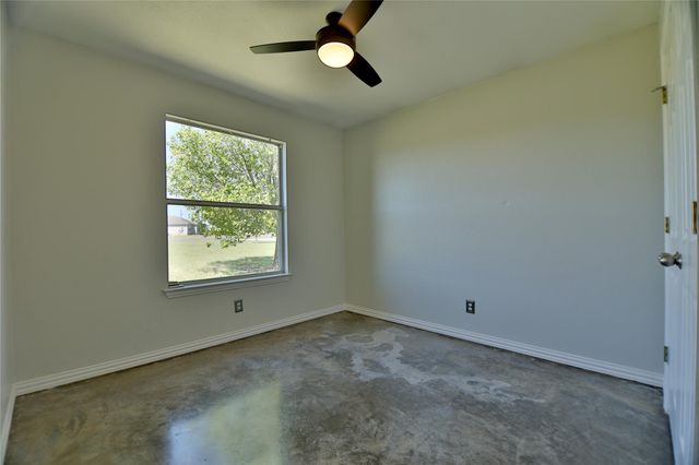 152 Round Up DR, Liberty Hill, TX 78642