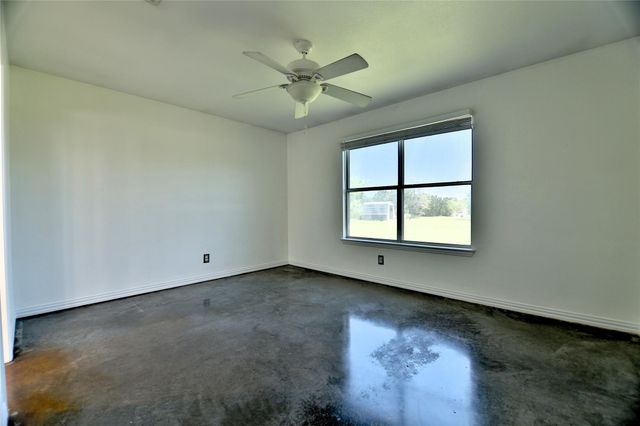152 Round Up DR, Liberty Hill, TX 78642