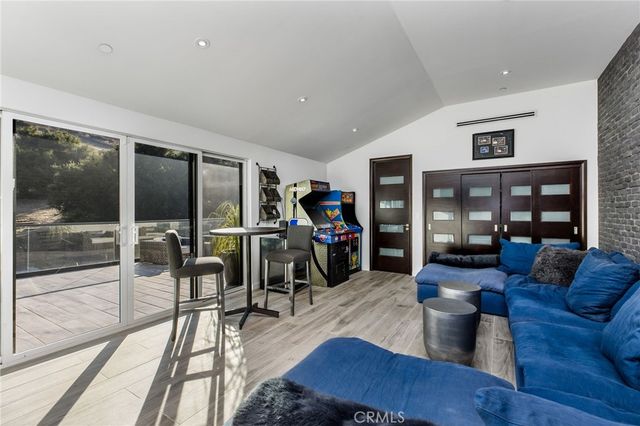 207 SADDLEBOW Road, Bell Canyon, CA 91307
