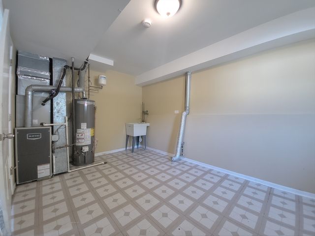 913 Dartmouth Avenue, Matteson, IL 60443