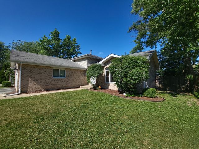 913 Dartmouth Avenue, Matteson, IL 60443