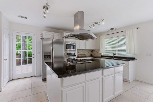 59 Fire Flicker Place, The Woodlands, TX 77381