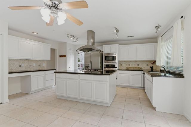 59 Fire Flicker Place, The Woodlands, TX 77381
