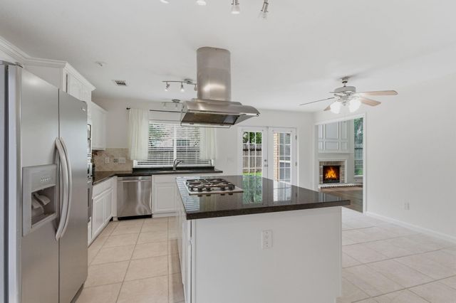 59 Fire Flicker Place, The Woodlands, TX 77381