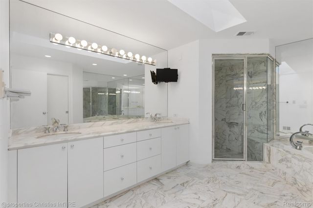 4768 Wendrick Drive, West Bloomfield Charter Township, MI 48323