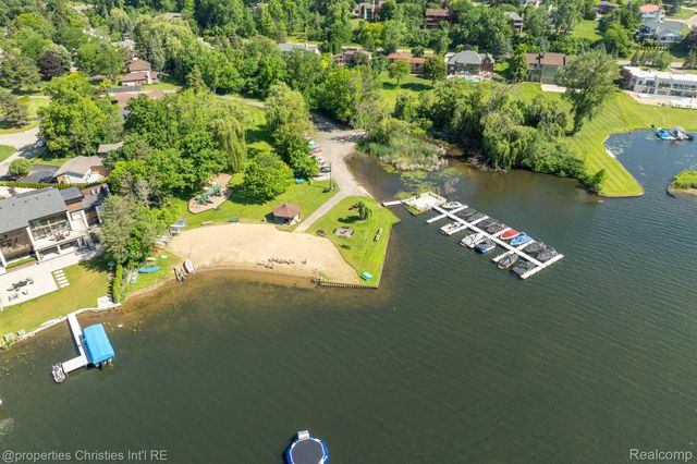 4768 Wendrick Drive, West Bloomfield Charter Township, MI 48323