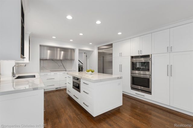 4768 Wendrick Drive, West Bloomfield Charter Township, MI 48323