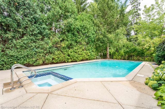 4768 Wendrick Drive, West Bloomfield Charter Township, MI 48323