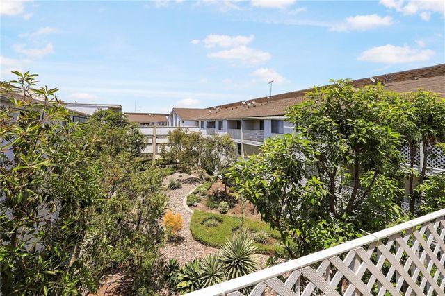 3565 Linden Avenue 323, Long Beach, CA 90807