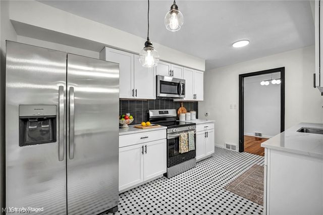 421 E 255th, Euclid, OH 44132