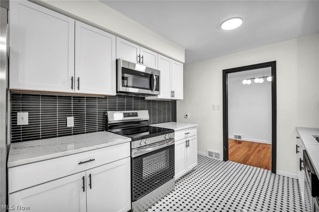 421 E 255th, Euclid, OH 44132