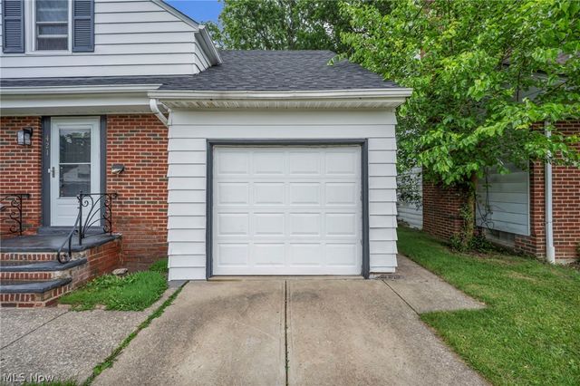 421 E 255th, Euclid, OH 44132