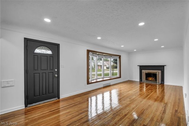 421 E 255th, Euclid, OH 44132