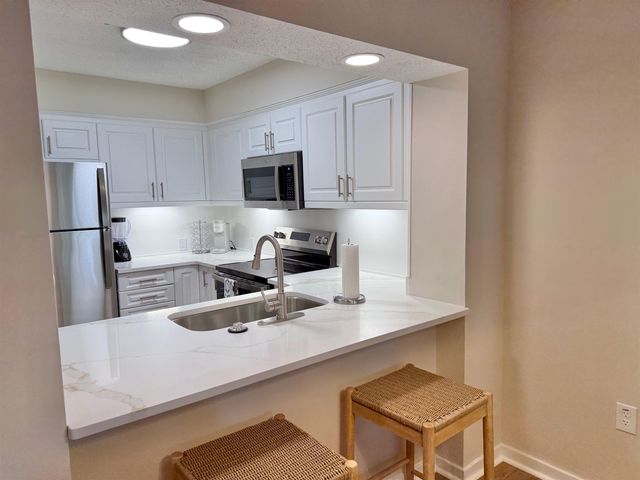 410 Melrose Pl Apt 206, Myrtle Beach, SC 29572