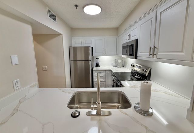 410 Melrose Pl Apt 206, Myrtle Beach, SC 29572