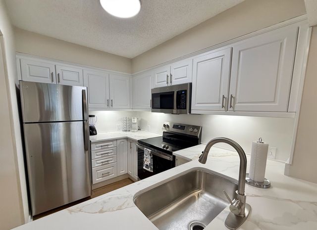 410 Melrose Pl Apt 206, Myrtle Beach, SC 29572