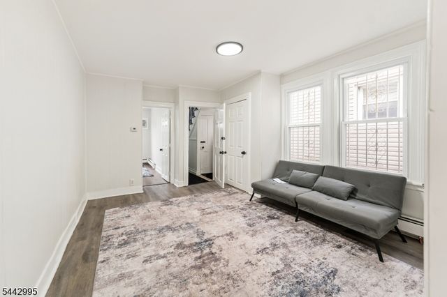 334 Pine St, Elizabeth City, NJ 07206
