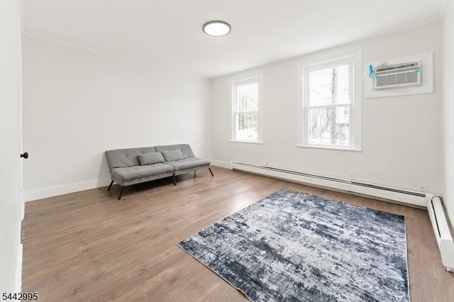 334 Pine St, Elizabeth City, NJ 07206